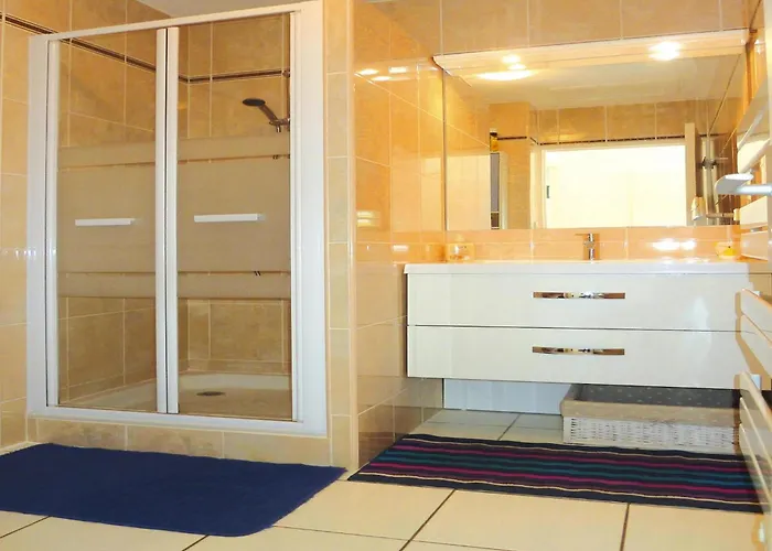 Terraced In * Мольез-е-Маа